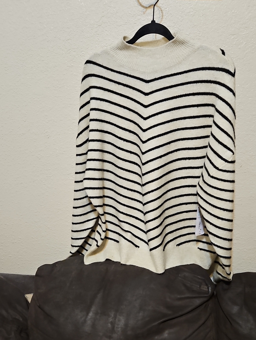 Liz Claiborne Cream and Black Chevron Stripe Turtleneck